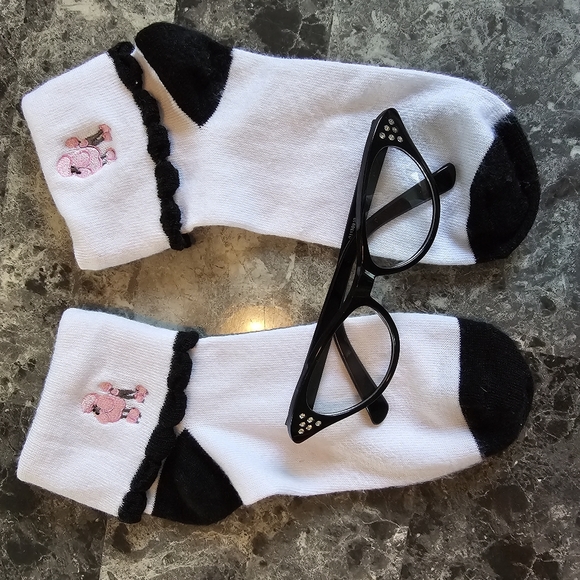 1950s Poodle Skirt, Socks, and Glasses Halloween Costume - Picture 2 of 4